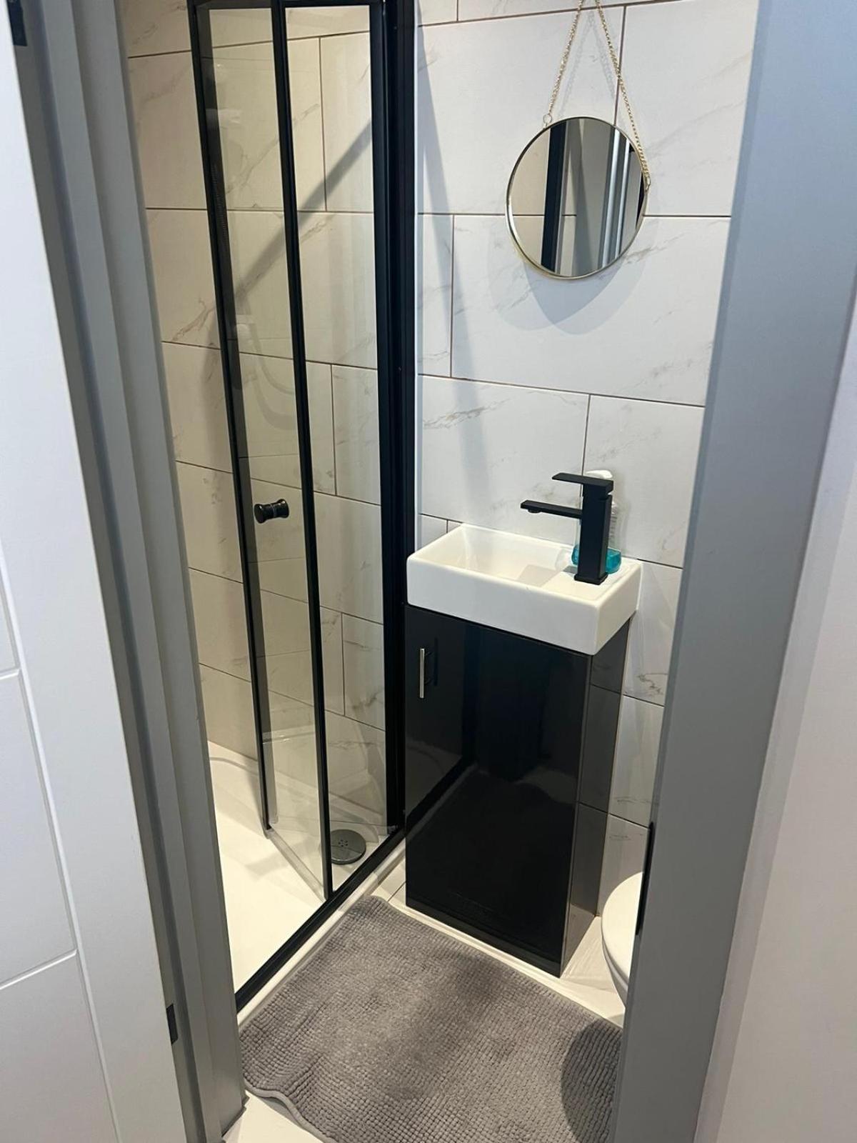 Serviced Ensuite Double - Near Greenwich Park - The O2 Arena - Nearby Transport Links To - New Cross Station - Lewisham Se14 Gasthuis *